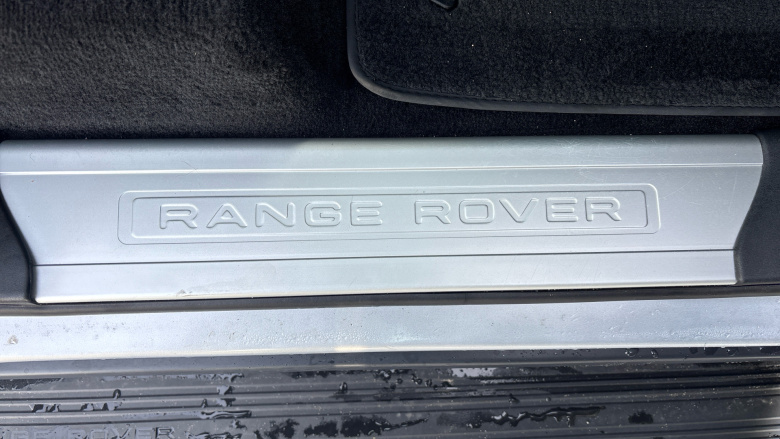 Land Rover Range Rover Sport 3.0 D300 HSE Silver 5dr Auto Diesel Estate